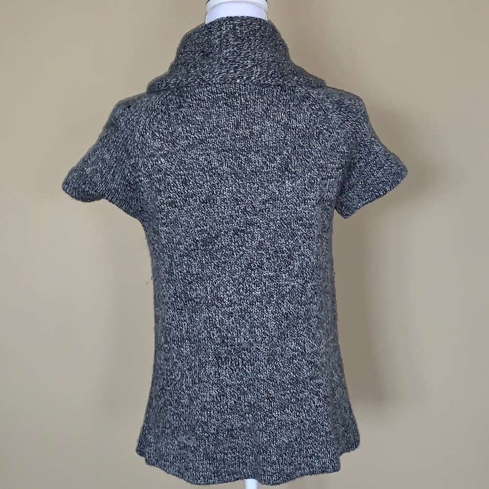 🌿Women’s United States Sweater - Picture 2 of 3